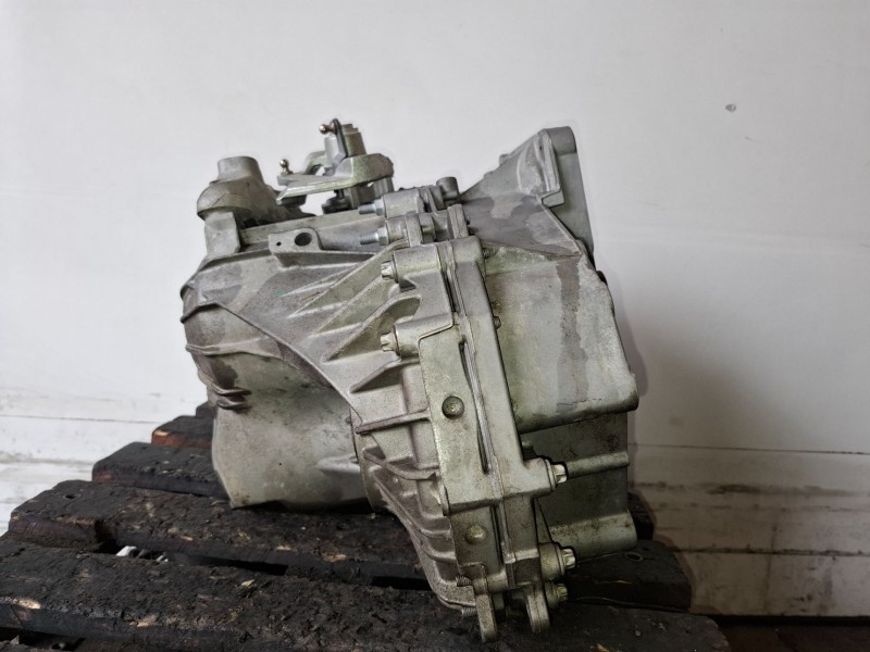 Recambio de caja cambios para opel astra j berlina 5p a20dth referencia OEM IAM F40  