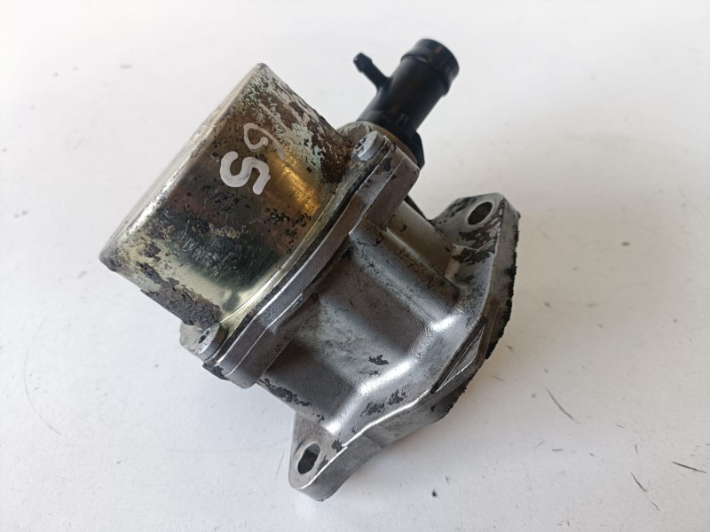 Recambio de depresor freno / bomba vacio para dacia duster i k9k856 referencia OEM IAM   