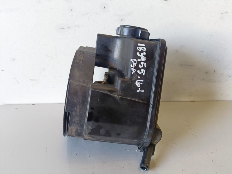 Recambio de bomba direccion para peugeot 206 nfz referencia OEM IAM 9631411580/26064217  
