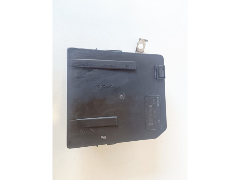 Recambio de caja reles / fusibles para renault scenic ii (jm) m9r700 referencia OEM IAM 8200481863F  