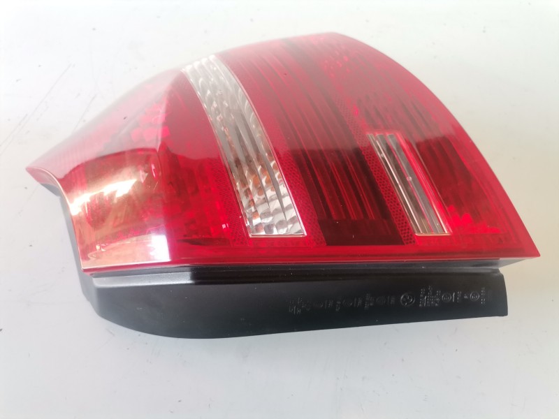 Recambio de piloto trasero derecho para bmw serie 1 berlina (e81/e87) n47d20a referencia OEM IAM 718129307/3013580000  