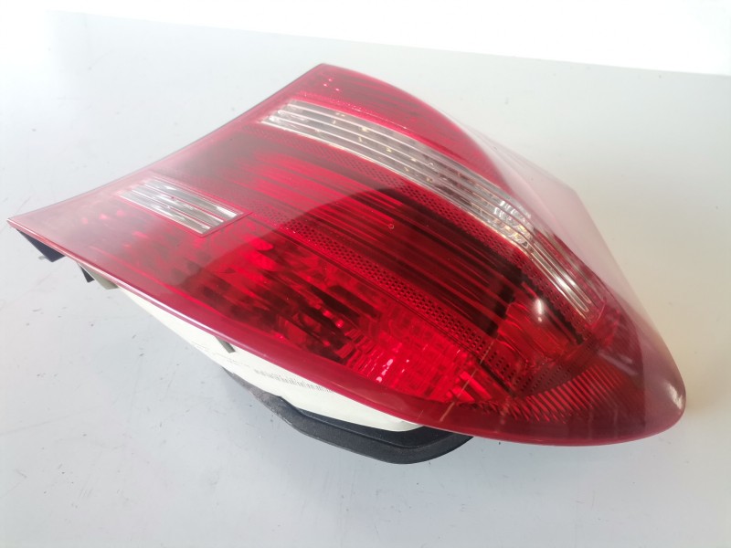 Recambio de piloto trasero derecho para bmw serie 1 berlina (e81/e87) n47d20a referencia OEM IAM 718129307/3013580000  