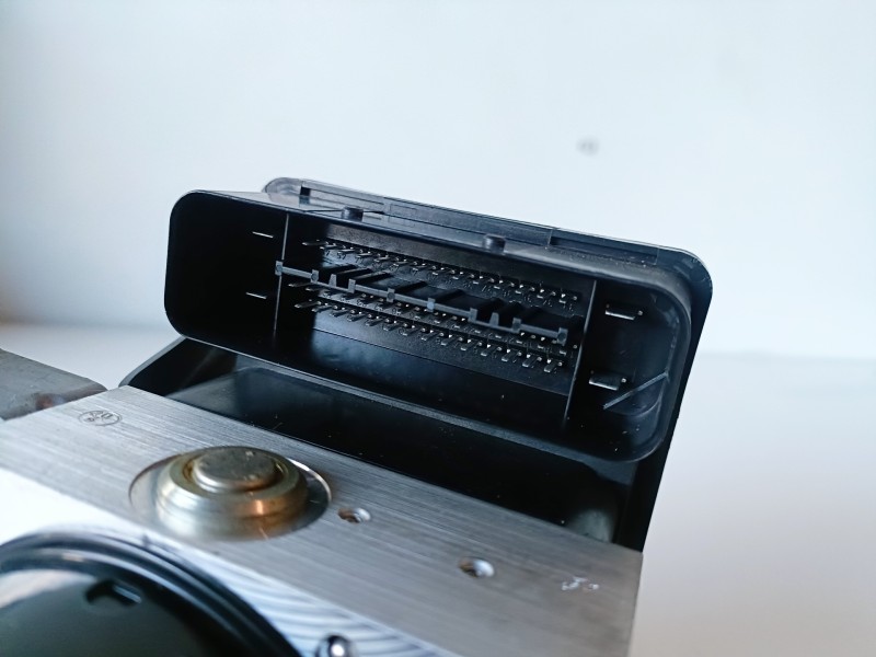 Recambio de abs para bmw serie 3 berlina (e90) 204d4 referencia OEM IAM 3451677605501/3452677605601  