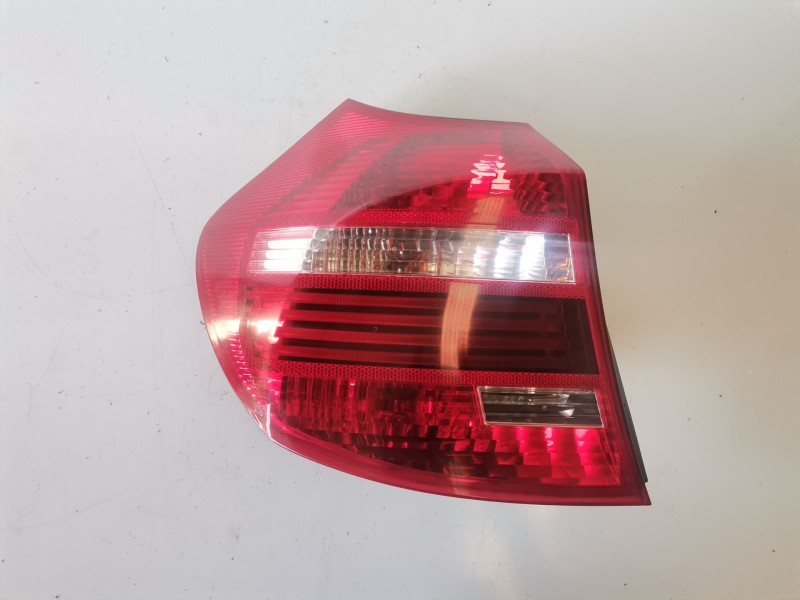 Recambio de piloto trasero izquierdo para bmw serie 1 berlina (e81/e87) n47d20a referencia OEM IAM 718129707/3013590000  