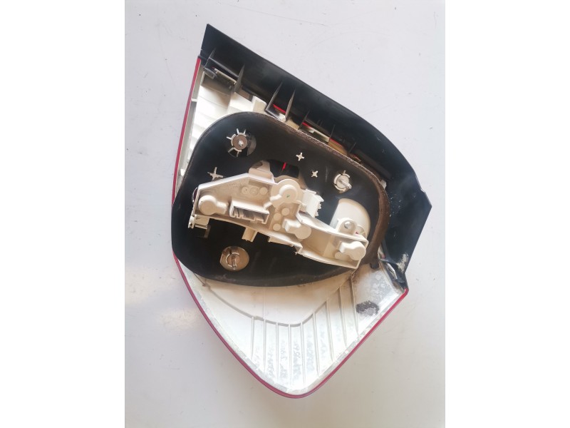 Recambio de piloto trasero izquierdo para bmw serie 1 berlina (e81/e87) n47d20a referencia OEM IAM 718129707/3013590000  