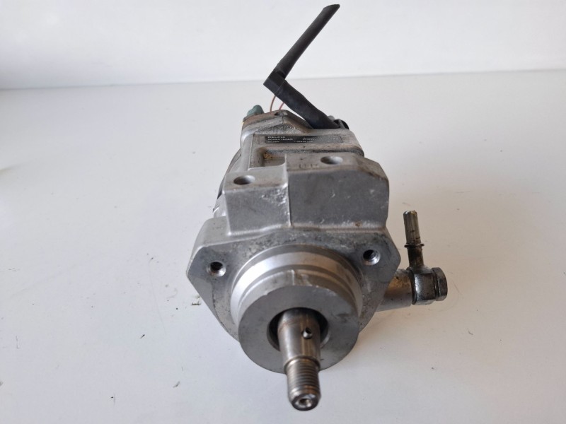 Recambio de bomba inyeccion para kia carnival ii (fl) j3 referencia OEM IAM 331004X700  