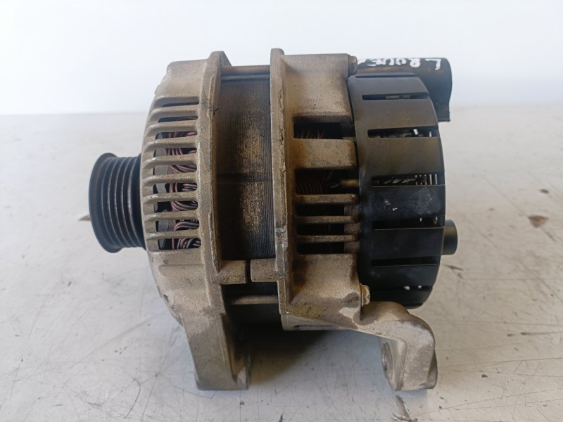 Recambio de alternador para land rover range rover (lm) td6 3.0 referencia OEM IAM 2542686B  