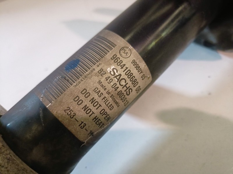 Recambio de amortiguador delantero derecho para peugeot partner furgón 9h06 / 9hn referencia OEM IAM 968410868006  