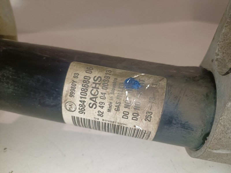 Recambio de amortiguador delantero izquierdo para peugeot partner furgón 9h06 / 9hn referencia OEM IAM 968410868006  