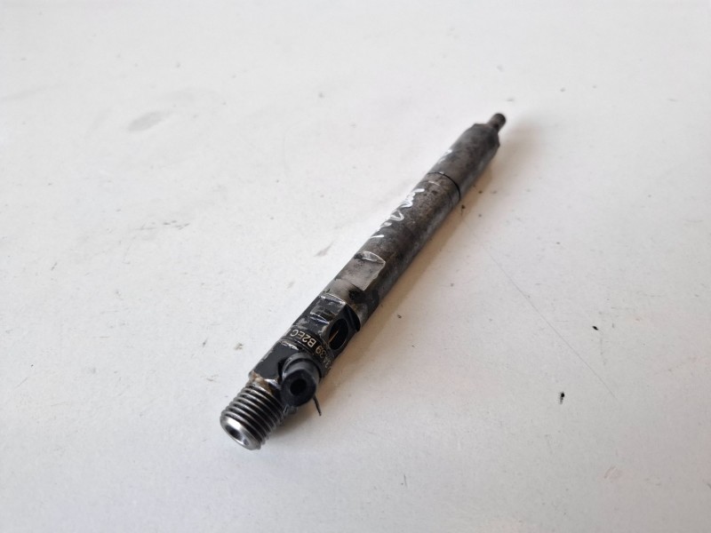 Recambio de inyector para kia carnival ii (fl) j3 referencia OEM IAM   