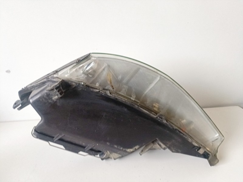 Recambio de faro derecho para ford focus berlina (cak) c9db referencia OEM IAM   