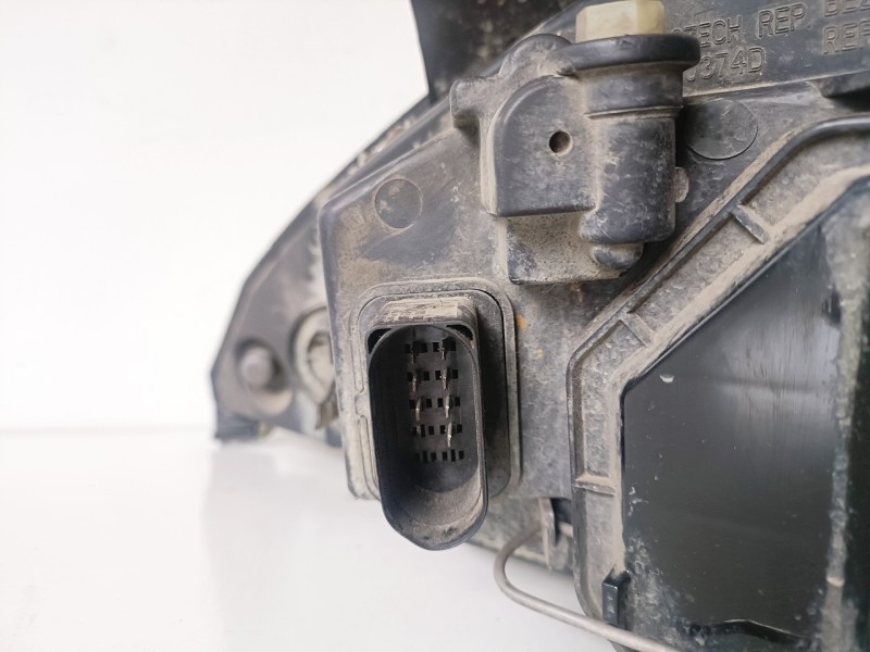 Recambio de faro derecho para ford focus berlina (cak) c9db referencia OEM IAM   
