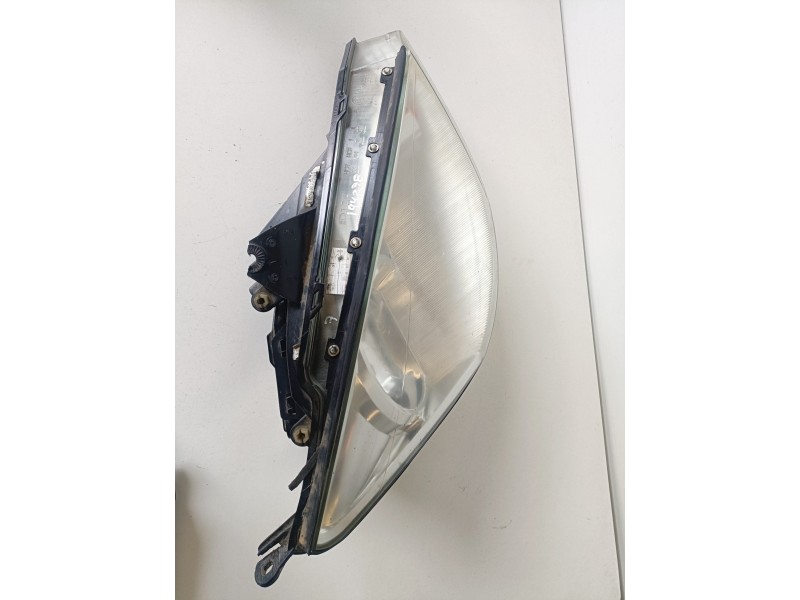 Recambio de faro derecho para ford focus berlina (cak) c9db referencia OEM IAM   