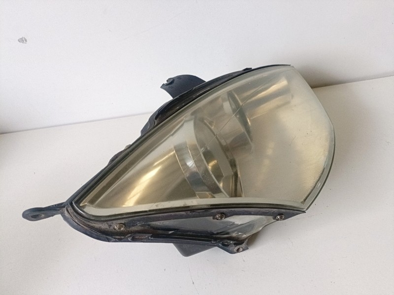 Recambio de faro derecho para ford focus berlina (cak) c9db referencia OEM IAM   