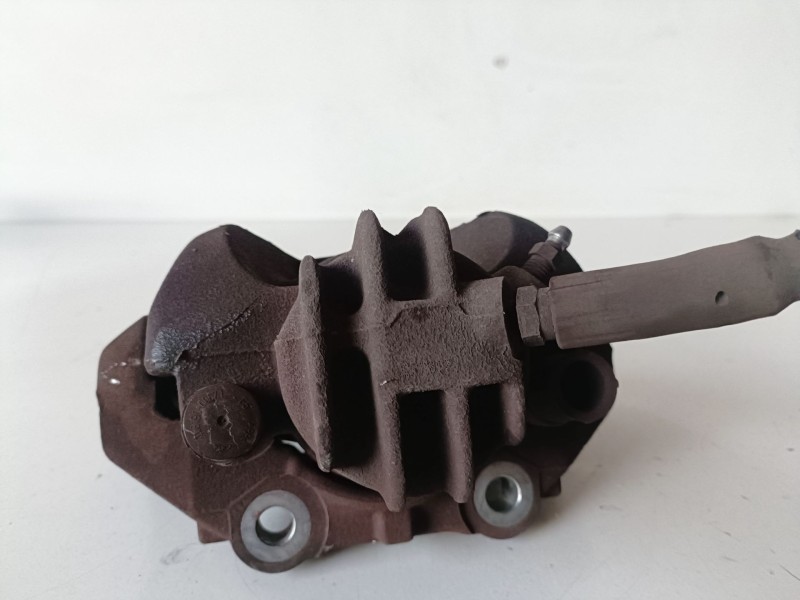 Recambio de pinza de freno delantera derecha para peugeot partner furgón 9h06 / 9hn referencia OEM IAM   