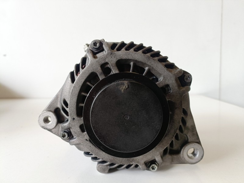 Recambio de alternador para nissan cabstar yd25 referencia OEM IAM 114244  