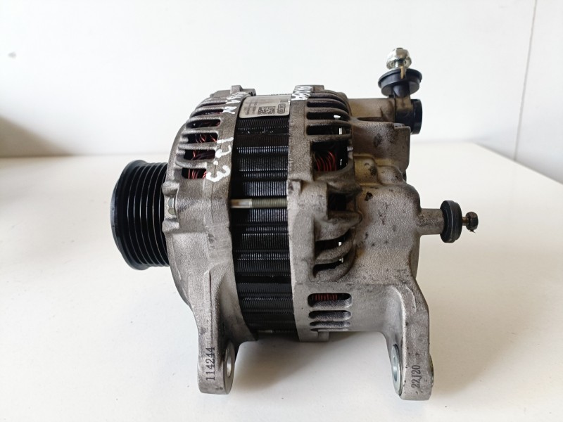 Recambio de alternador para nissan cabstar yd25 referencia OEM IAM 114244  