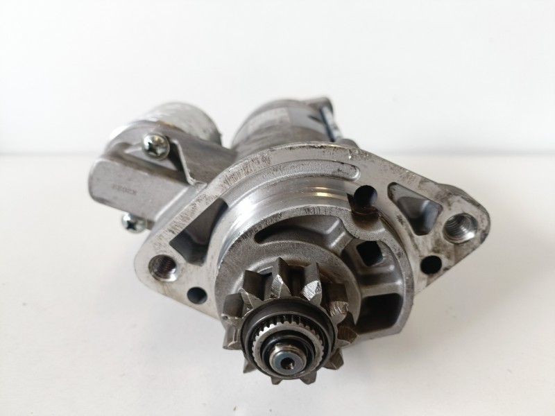 Recambio de motor arranque para nissan cabstar yd25 referencia OEM IAM 114232  