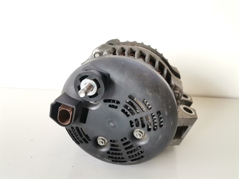 Recambio de alternador para land rover range rover sport 306dt referencia OEM IAM CPLA10300BD  