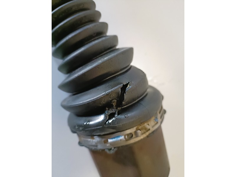 Recambio de transmision trasera izquierda para dacia duster i k9k658 referencia OEM IAM 396004652R  