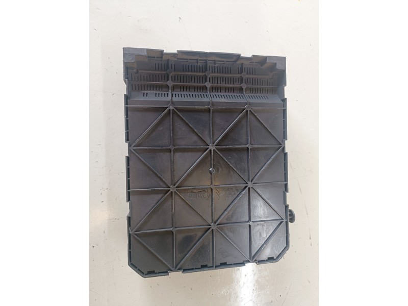 Recambio de caja reles / fusibles para peugeot 207 sw kfv referencia OEM IAM 9663798280  