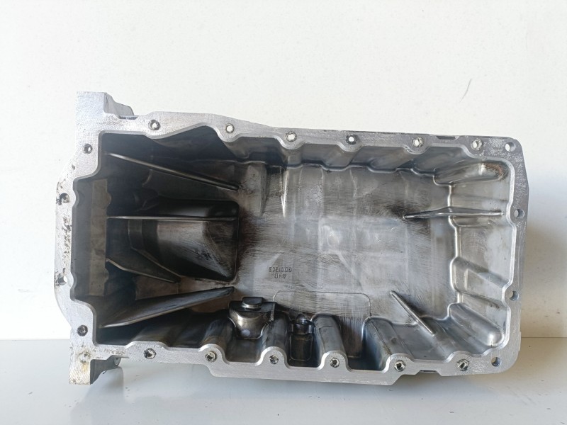 Recambio de carter para chrysler sebring berlina byl referencia OEM IAM 03G103603AA  