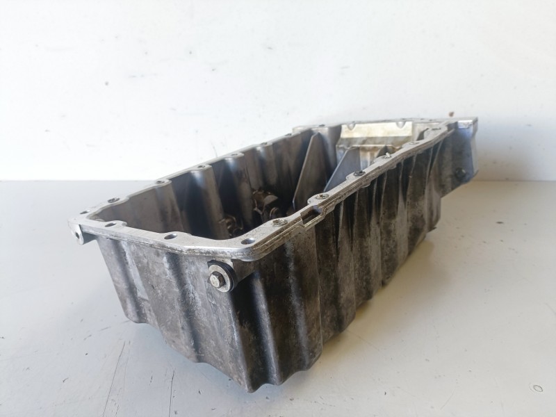 Recambio de carter para chrysler sebring berlina byl referencia OEM IAM 03G103603AA  