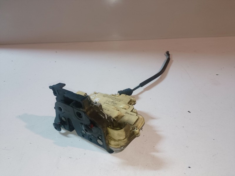 Recambio de cerradura puerta delantera izquierda para volkswagen passat variant (3c5) bkp referencia OEM IAM 3C1937015A  