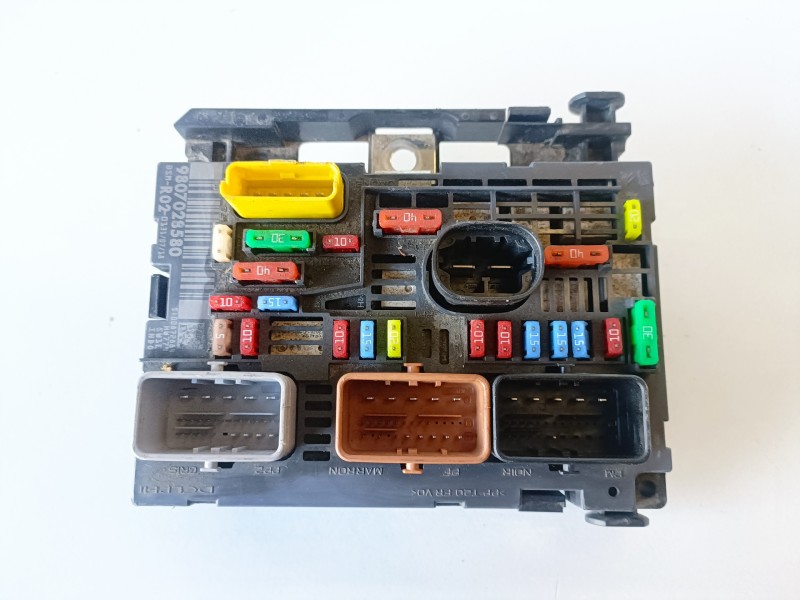 Recambio de caja reles / fusibles para citroen grand c4 picasso 9hr / 9h05 referencia OEM IAM 9807028580  