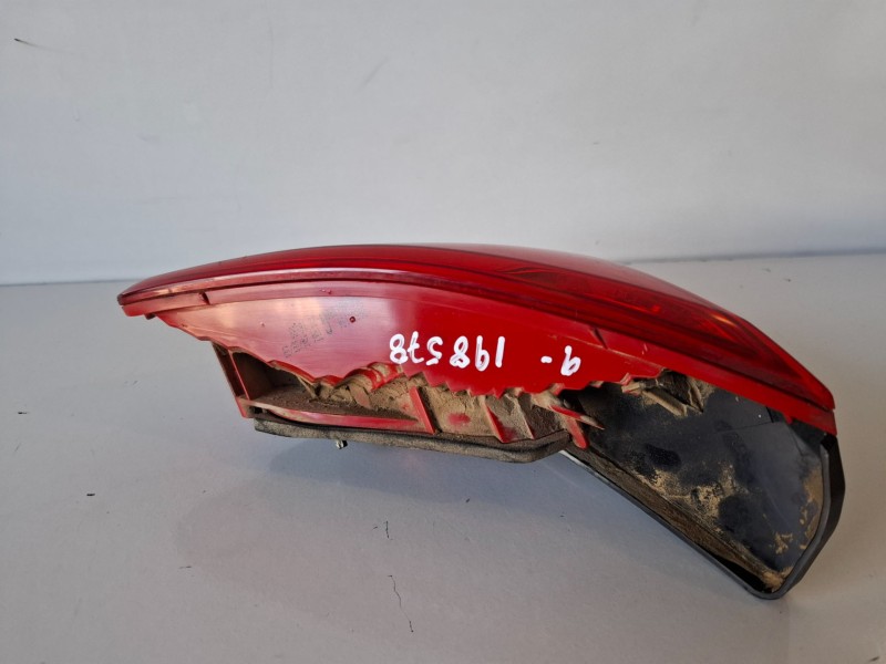 Recambio de piloto trasero izquierdo para peugeot 3008 9hz / 9h01 referencia OEM IAM 9683461080  