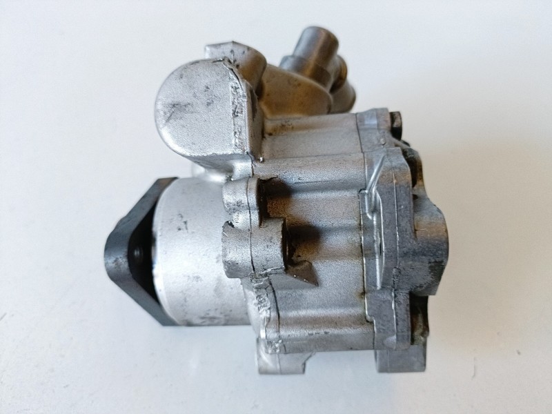Recambio de bomba direccion para audi a4 avant (8e) avf referencia OEM IAM 7690955102  