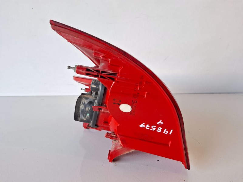 Recambio de piloto trasero izquierdo para peugeot 3008 9hz / 9h01 referencia OEM IAM 9683460880  