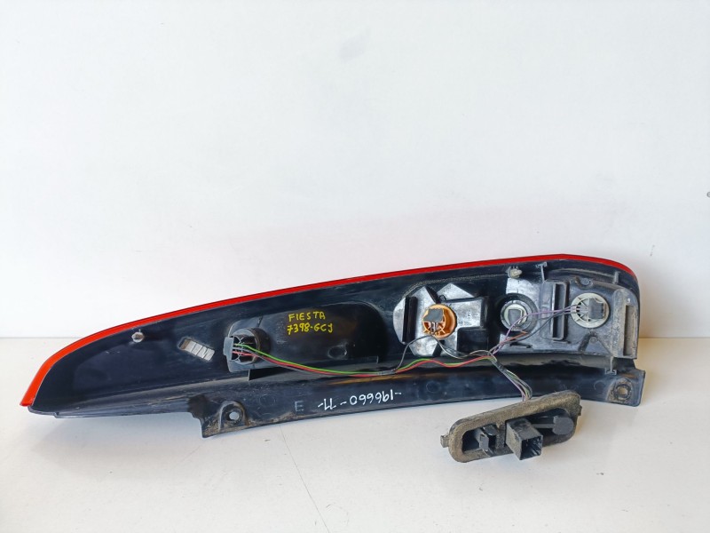 Recambio de piloto trasero izquierdo para ford fiesta (cb1) f6jb referencia OEM IAM   