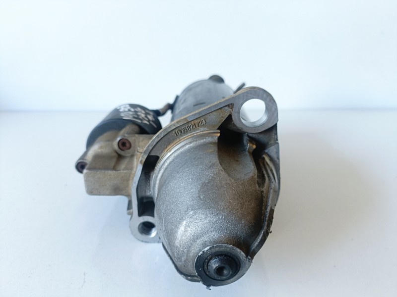 Recambio de motor arranque para audi a6 berlina (4b2) asg referencia OEM IAM 0001110100  