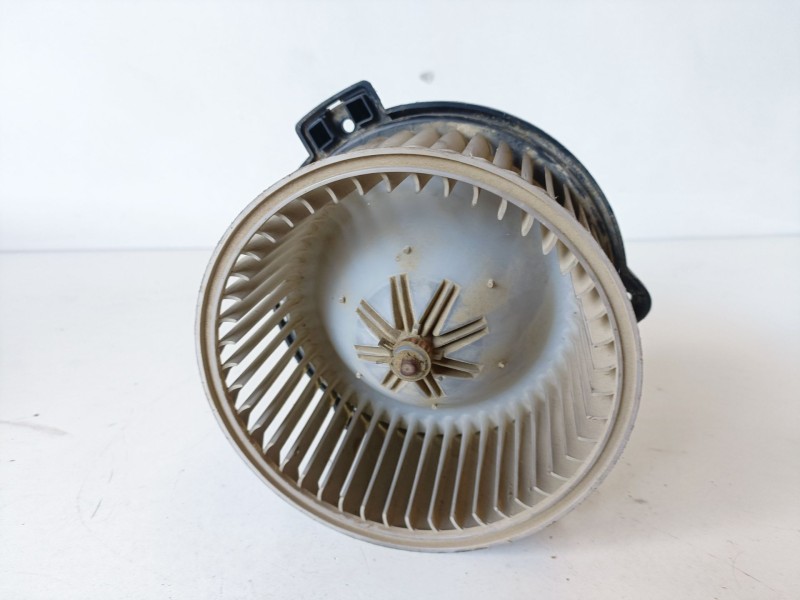 Recambio de ventilador calefaccion para toyota land cruiser (j9) 1kzte referencia OEM IAM 1940000841  