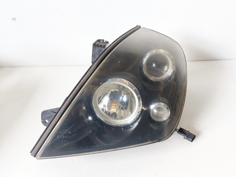 Recambio de faro izquierdo para ssangyong rexton d27dt referencia OEM IAM   