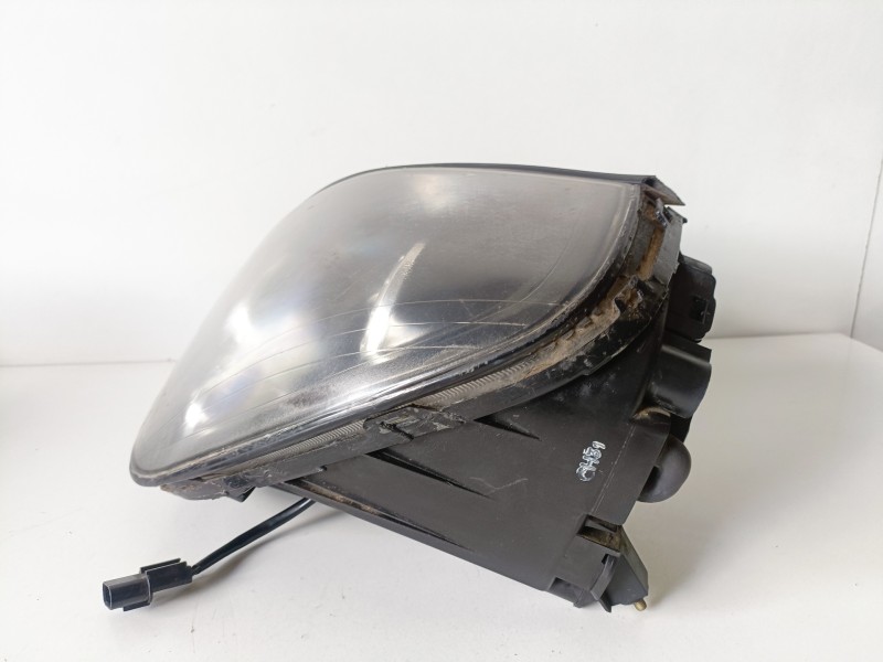 Recambio de faro izquierdo para ssangyong rexton d27dt referencia OEM IAM   