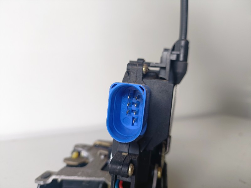 Recambio de cerradura puerta trasera derecha para volkswagen golf v (1k1)(10.2003) bgu referencia OEM IAM 7L0839016  