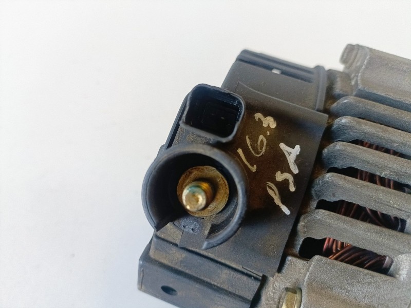 Recambio de alternador para citroen saxo kfx referencia OEM IAM 9637075380  