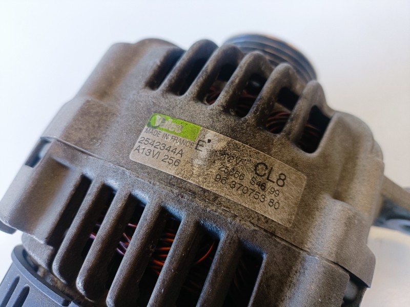 Recambio de alternador para citroen saxo kfx referencia OEM IAM 9637075380  