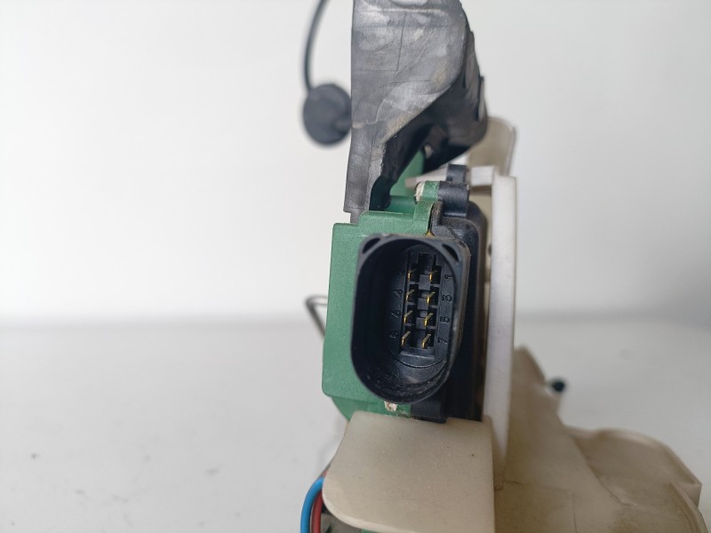 Recambio de cerradura puerta delantera izquierda para volkswagen passat berlina (3b3) avf referencia OEM IAM   