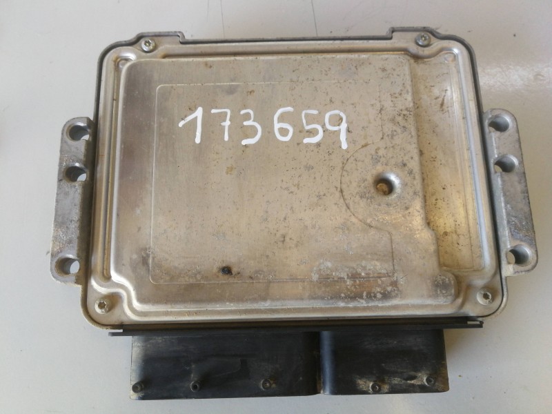 Recambio de centralita motor uce para opel astra h berlina z17dth referencia OEM IAM 0281012694/55560810690111126  