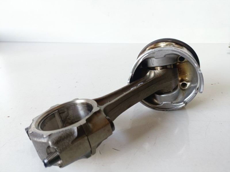 Recambio de piston para mitsubishi montero (v60/v70) 4m41 referencia OEM IAM   