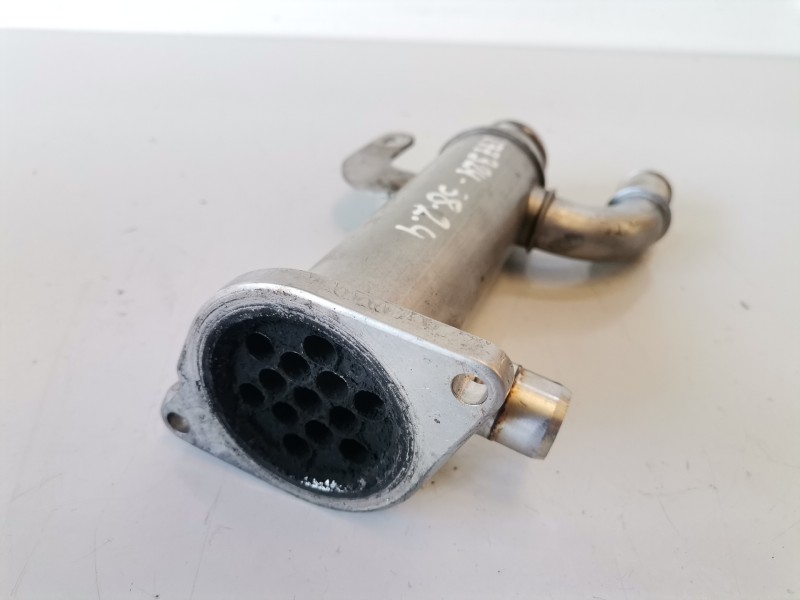 Recambio de enfriador egr para volvo v50 familiar d4204t referencia OEM IAM 9645689780  