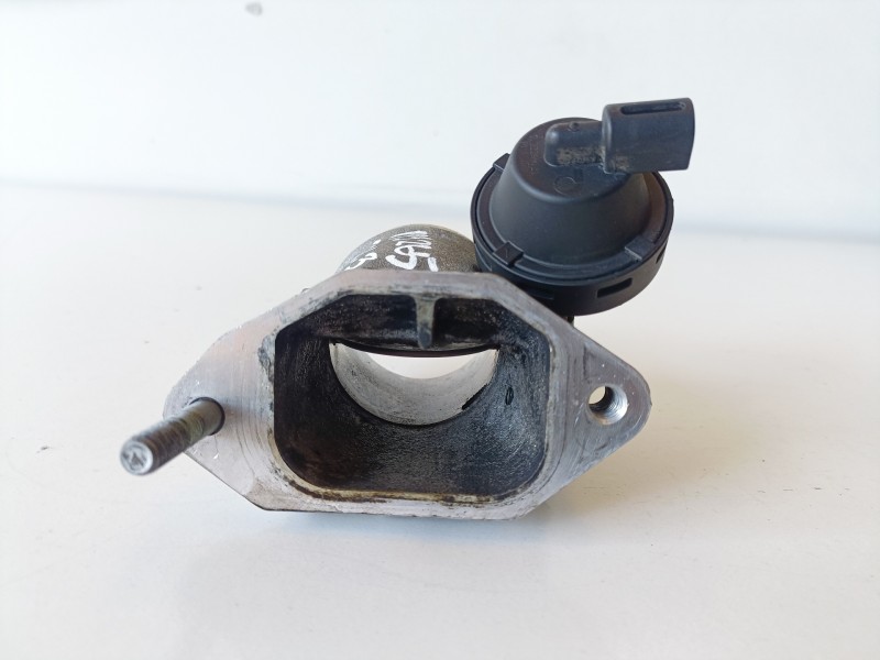 Recambio de caja mariposa para audi a4 berlina (8e) ake referencia OEM IAM 8E0145950C  