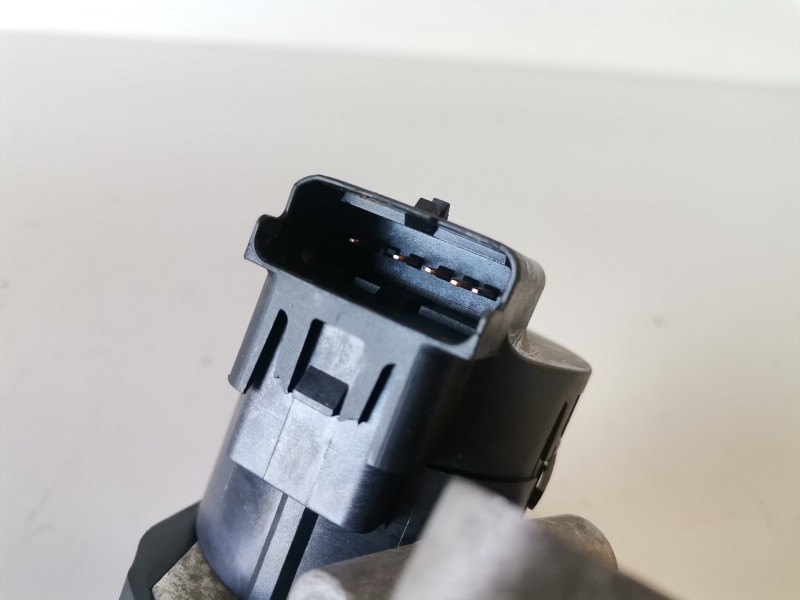 Recambio de valvula egr para volvo v50 familiar d4204t referencia OEM IAM 9681825280  