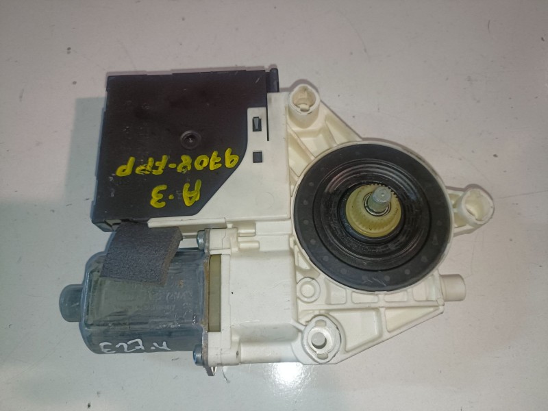 Recambio de motor elevalunas delantero derecho para audi a3 (8p1) bkd referencia OEM IAM 8P0959802H  