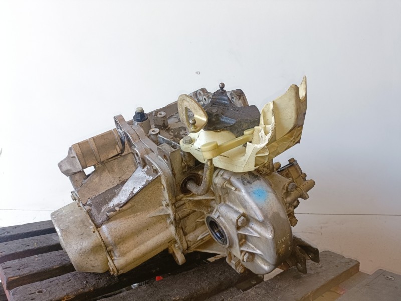 Recambio de caja cambios para citroen c3 9hx referencia OEM IAM 20DM84  