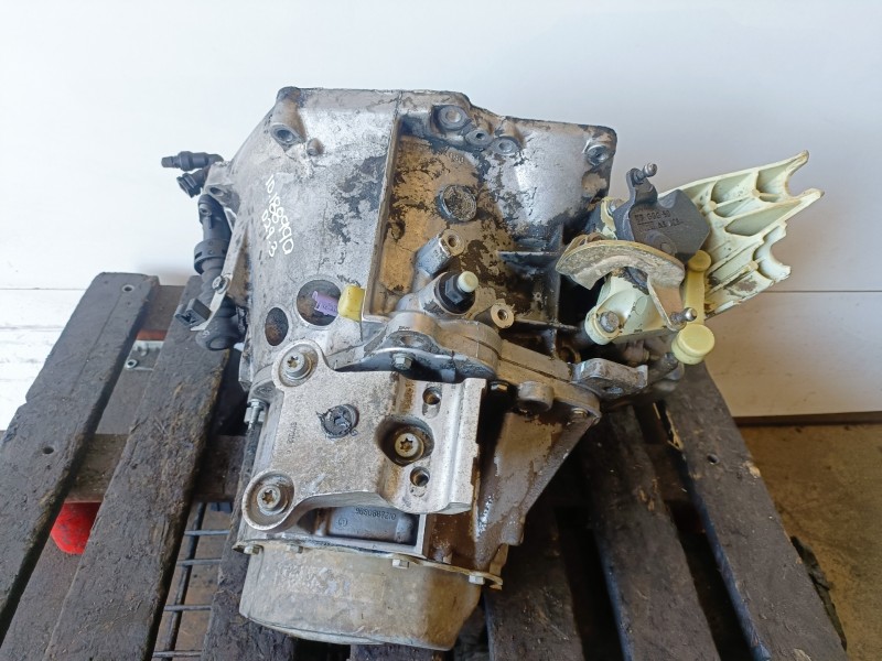 Recambio de caja cambios para citroen c3 9hx referencia OEM IAM 20DM84  
