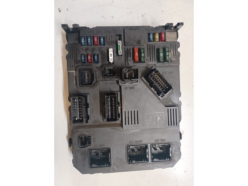 Recambio de caja reles / fusibles para citroen c3 8hx referencia OEM IAM BSIF0200  